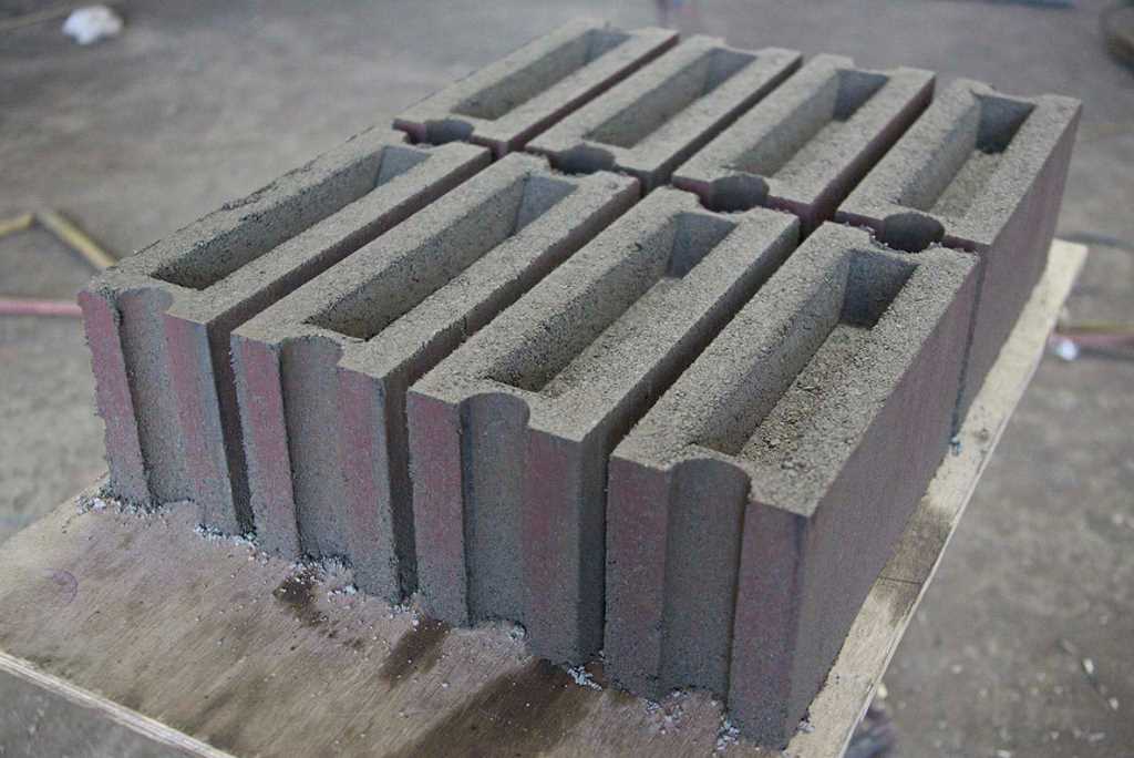batako biasa