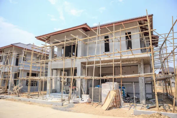 waktu paling tepat bangun rumah